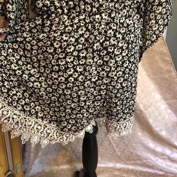 Poetry black and ivory‎ daisy romper with lace - Picture 7 of 10